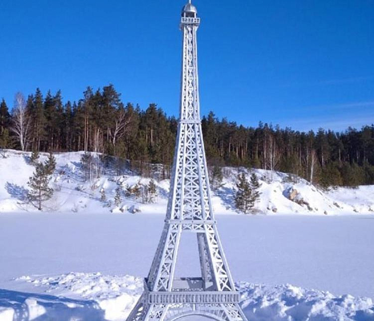Эйфелеву башню весом в полтонны затопят в озере под Новосибирском