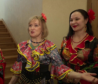 Громко и с душой отмечают Международный день цыган в Новосибирске