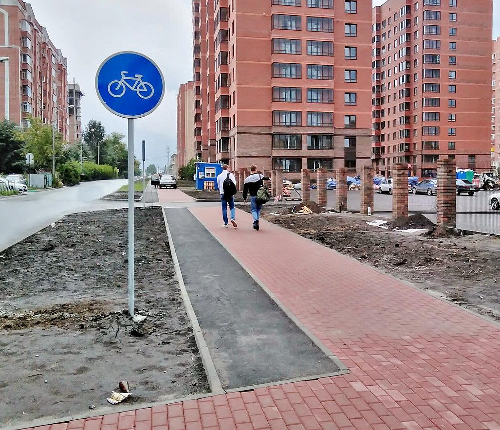 Странная велодорожка появилась на левом берегу в Новосибирске