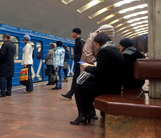 Аудиокниги Горького для поездок в метро предложили скачать новосибирцам