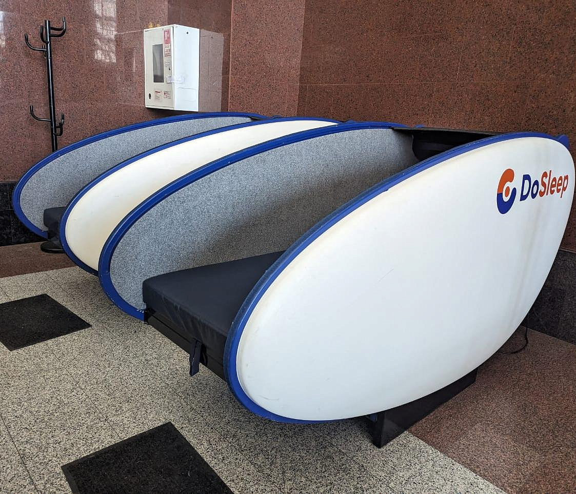1000 пассажиров отдохнули в капсулах сна на ж/д вокзале Новосибирска