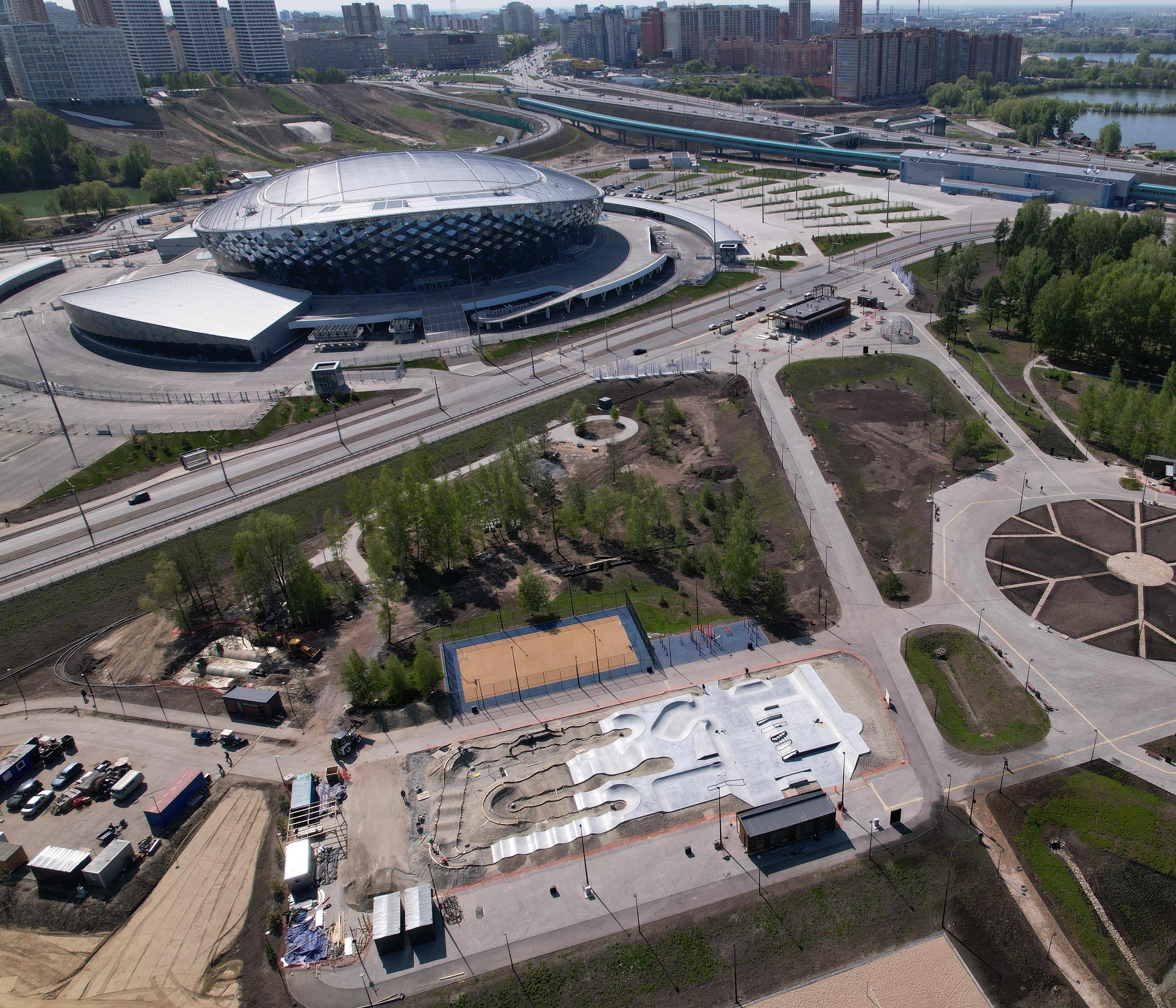 Крупнейший за Уралом скейт-парк открыли в новосибирском парке «Арена»