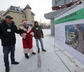 Общественники презентовали проект платного моста Деду Морозу