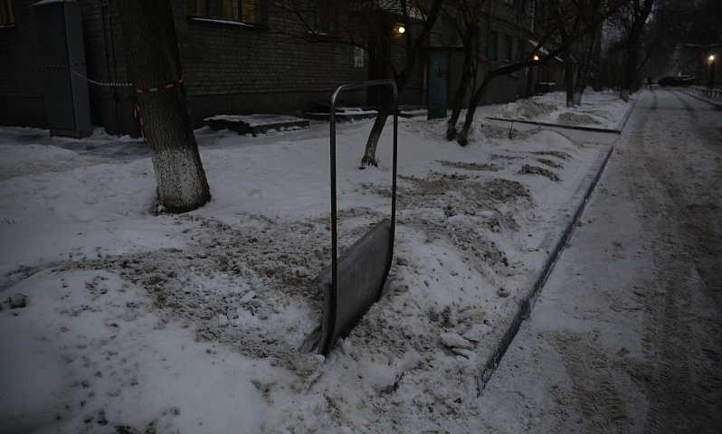 Больше 300 нарушений выявили при уборке снега во дворах Новосибирска