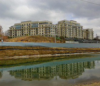 Частную школу «Рост» с кампусом и двумя бассейнами строят в Новосибирске